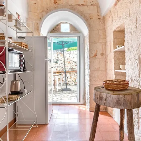 The Royal Lamia By Barbarhouse * Ostuni